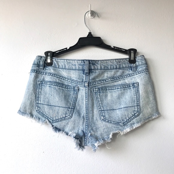 H&M very short embroidered jean shorts - Picture 4 of 4